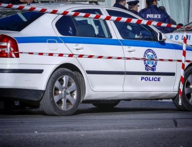 Σε αυτό το σπίτι βρέθηκαν νεκροί ο αστυνομικός και η φίλη του (φώτο)